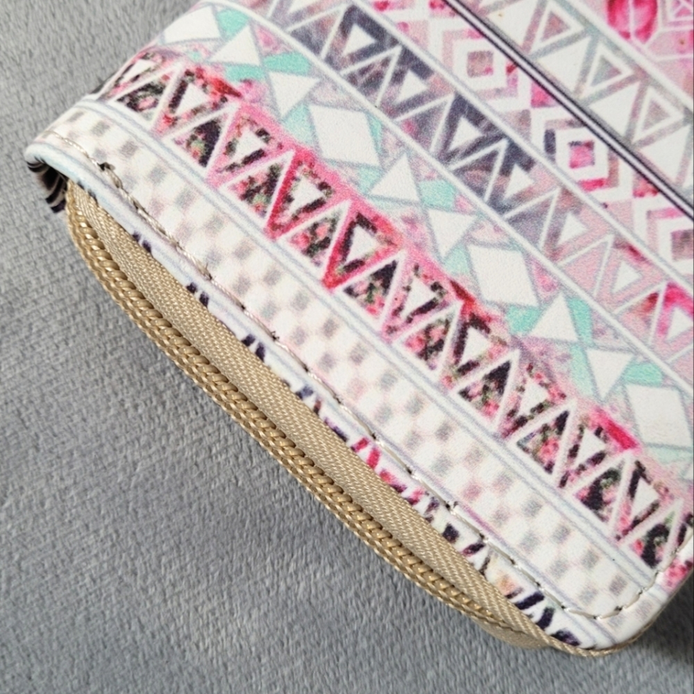 Patterned Zip-Around Wallet - Picture 11 of 16
